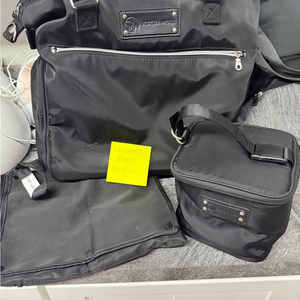 Sarah Wells Pump Black pump bag with pumparoo and cooler